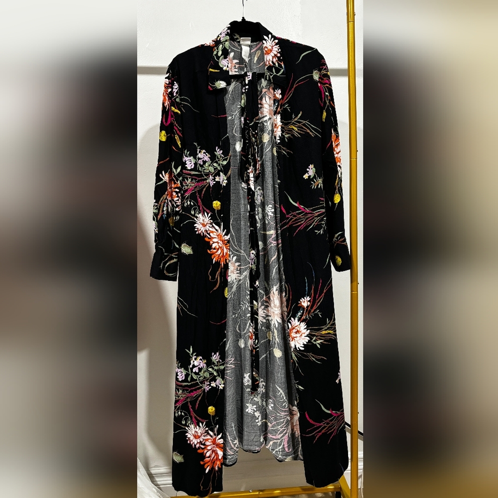 H&M women's large black floral dress with buttons and belt